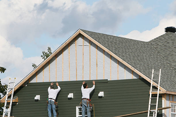 Professional Siding Contractor technician working in Trenton, OH
